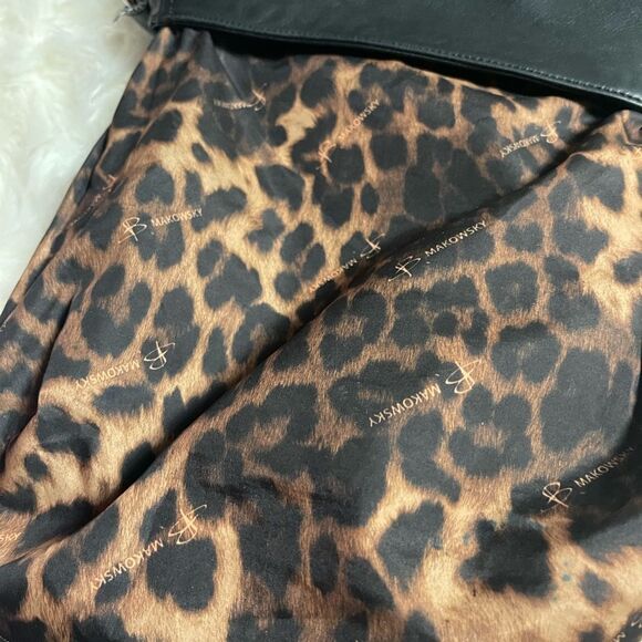 B Makowsky Hobo leather Black shoulder/ crossbody bag silver tone studs accents - Picture 11 of 13